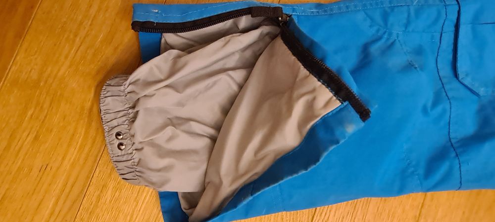 Costum  schi gimmik marime 128, vârstă 8-10 ani +bonus