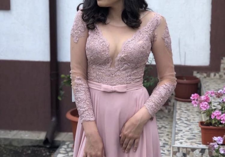 Rochie eveniment purtata o singura data !