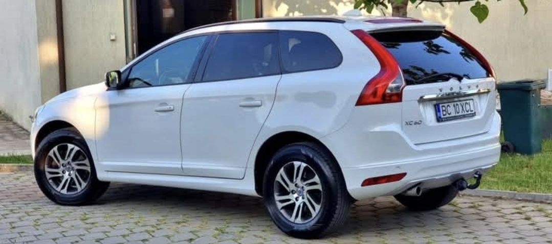 Vând Volvo Xc60 2015