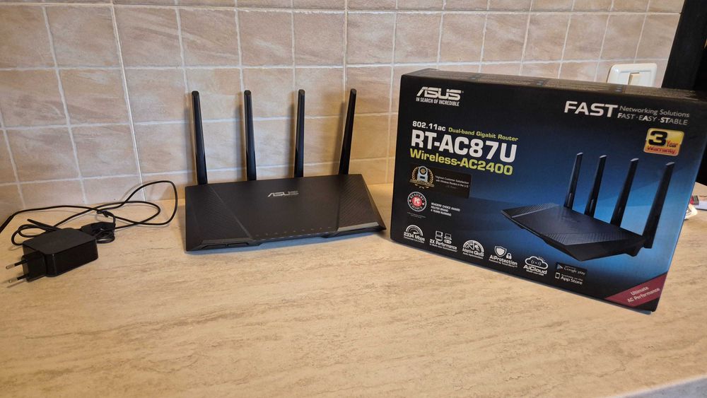 Vând router performant ASUS RT-AC87U AC2400 dual core si dual band5GHZ