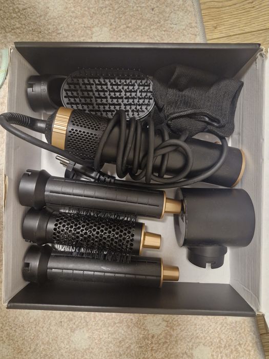 Уред за сушене и оформяне на къдрици.