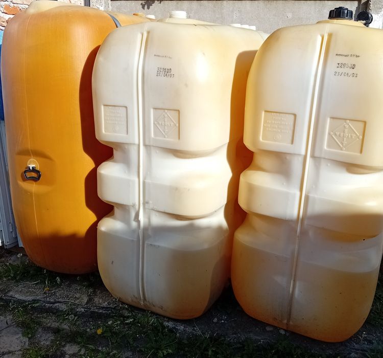 Bazin plastic ( rezervor] 2000l