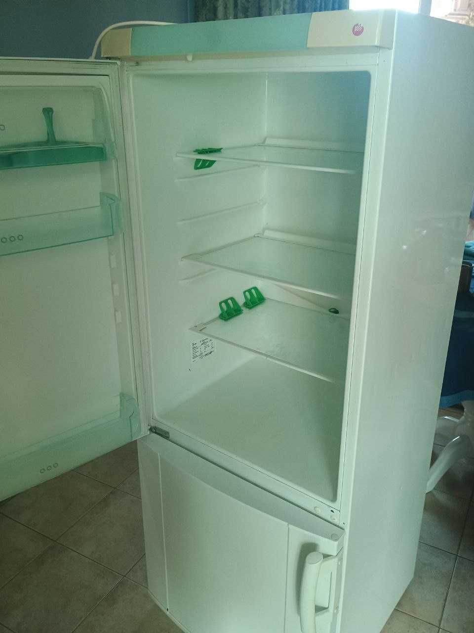 продавам хладиник  Electrolux