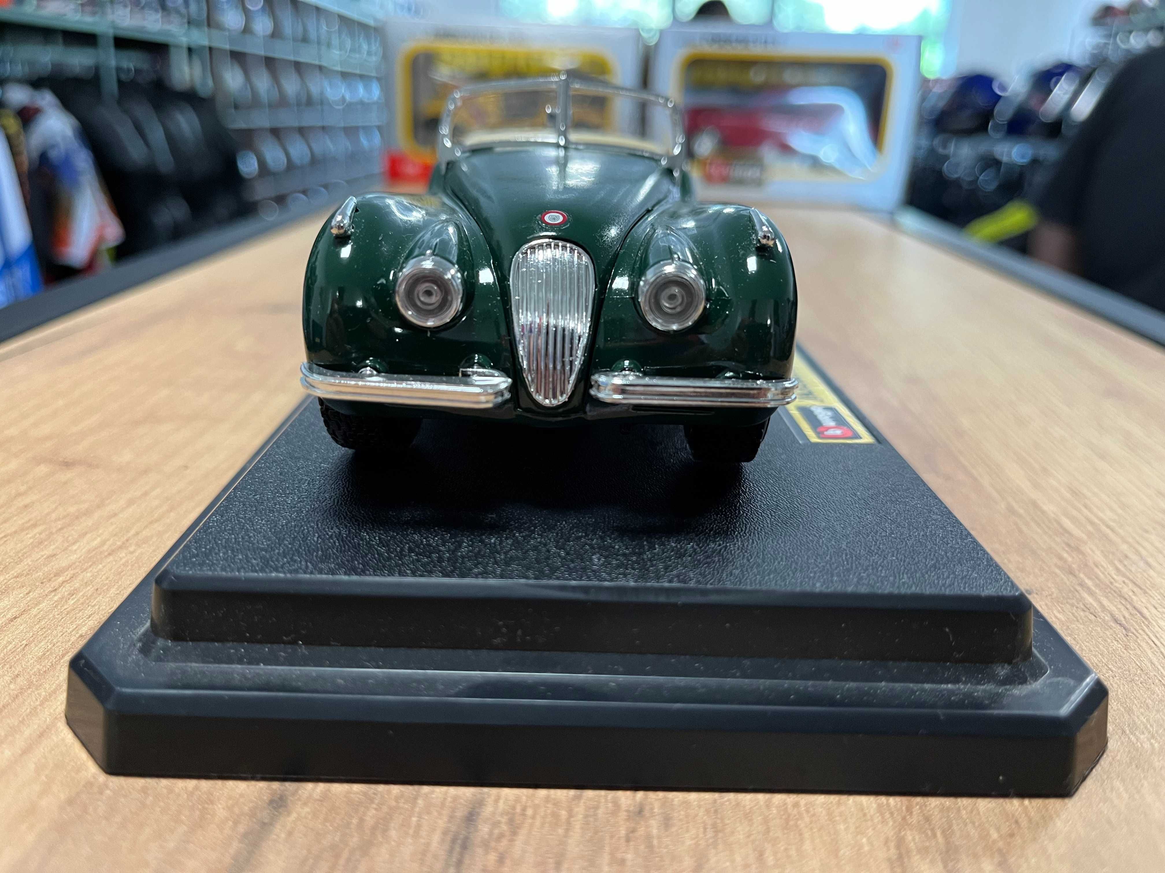 Метална колекционерска количкa BBURAGO JAGUAR XK120  1948  мащаб 1:24