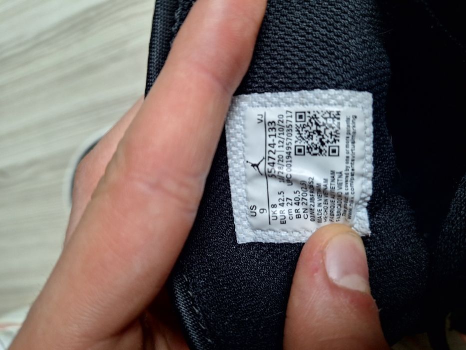 Air Jordan 1 Mid Limited Edition "Crimson Tint" marimea 42.5