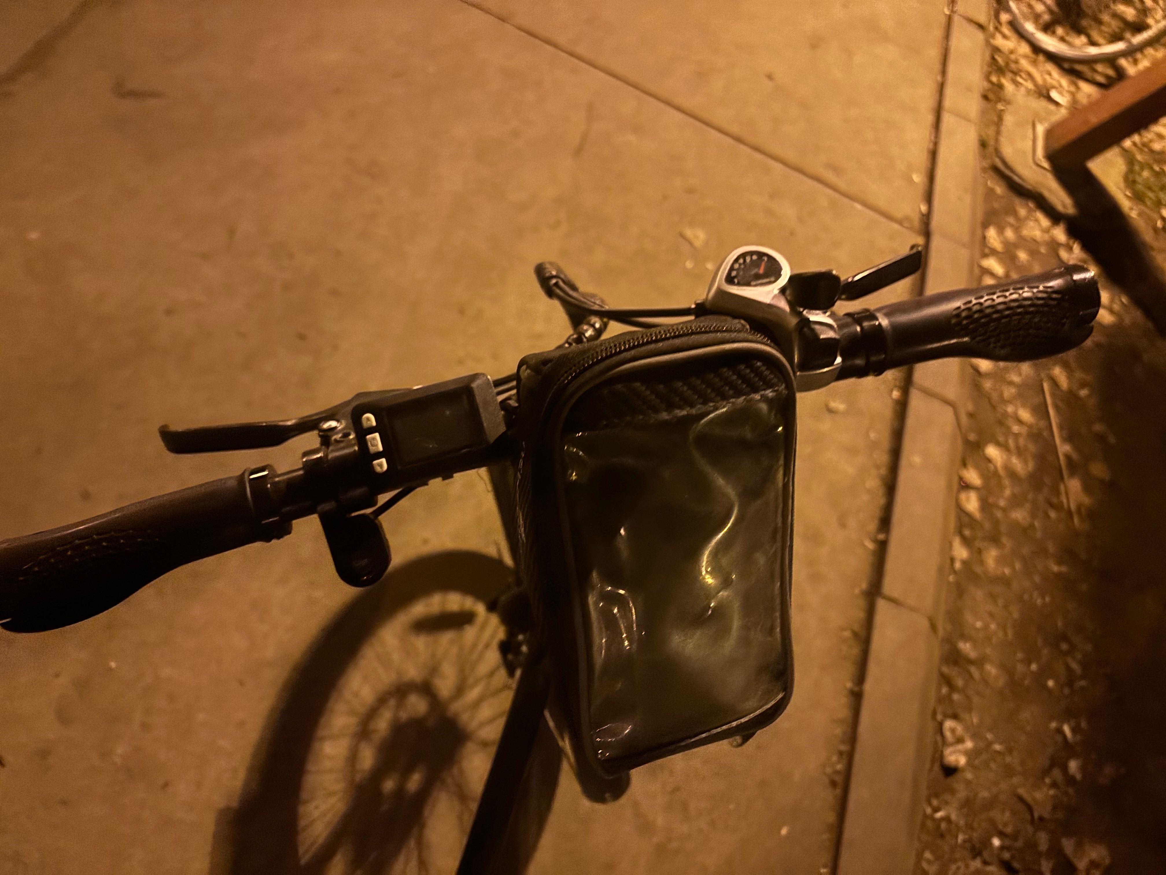 Vând bicicleta electrică pliabilă