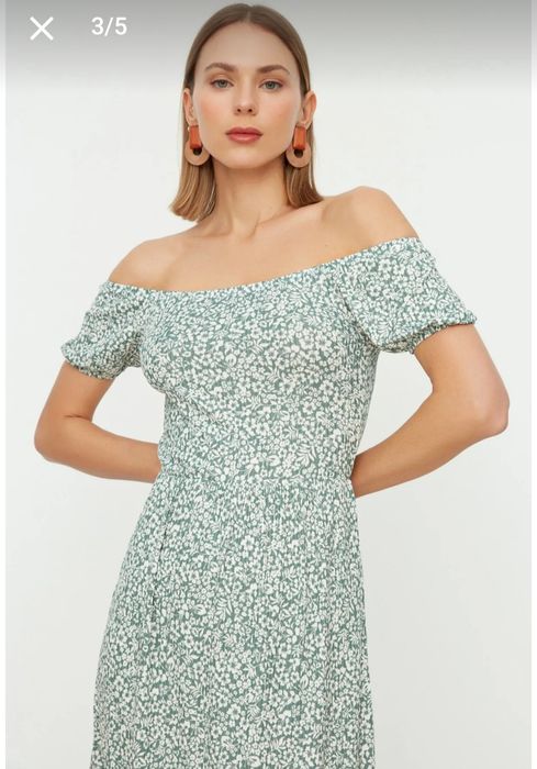 Rochie de vară din velur cu umeri lăsați