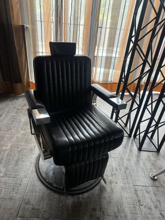 Vand scaune de salon/ frizerie