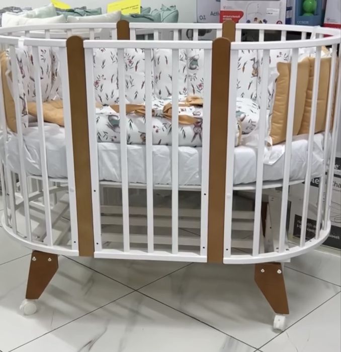 Детская кроватка-трансформер с маятником Tomix Bella