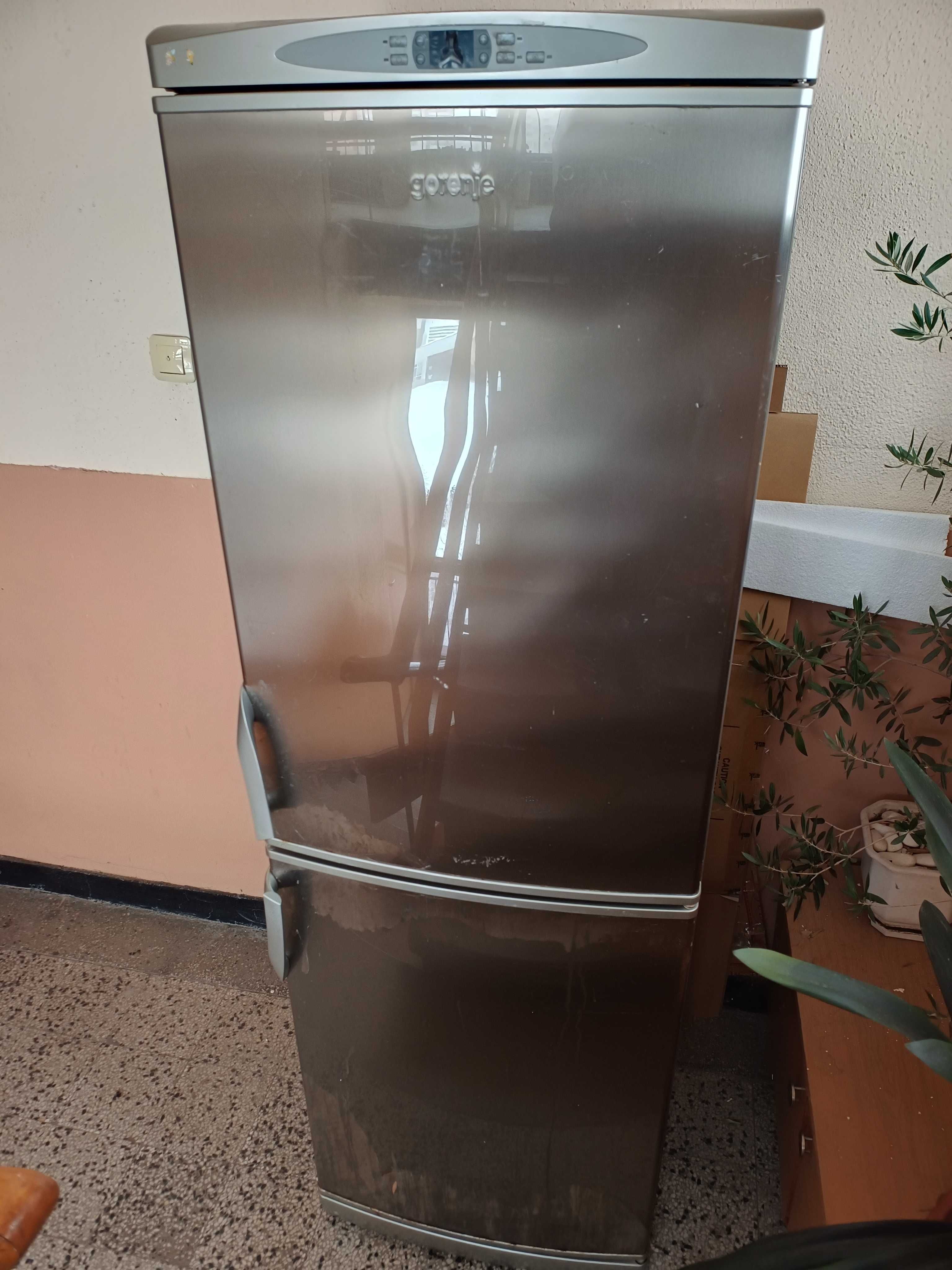 Продавам хладилник