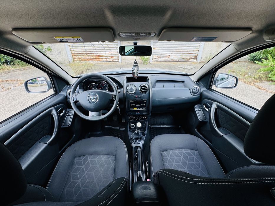 Dacia Duster Prestige, 4x4, 1.5 dci 110 cp,navigație, carlig(NU schimb