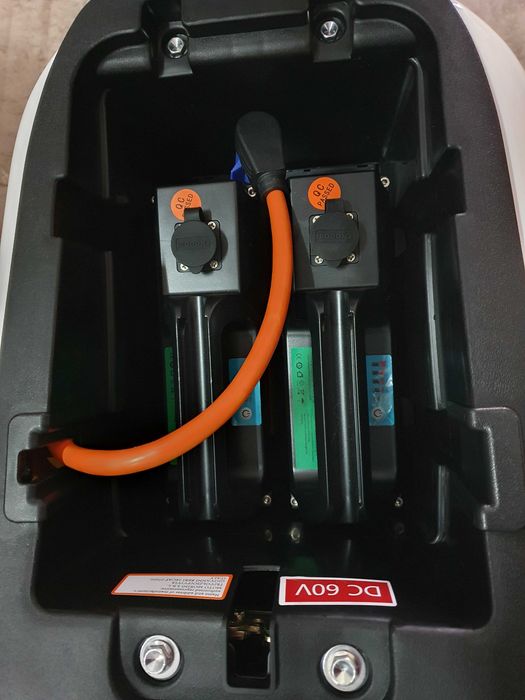 Scutere electrice "Premium", autonomie 240 km, 0 km, Tinbot GmbH