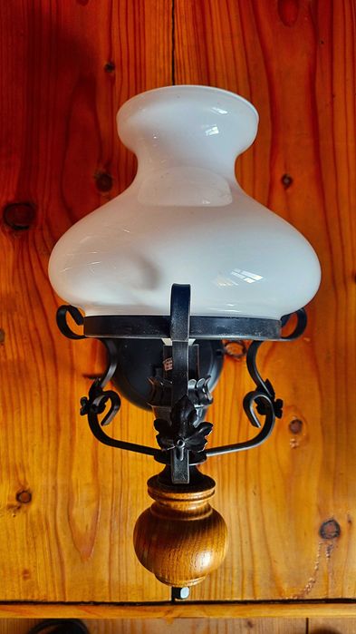 Veioza cu picior din alama