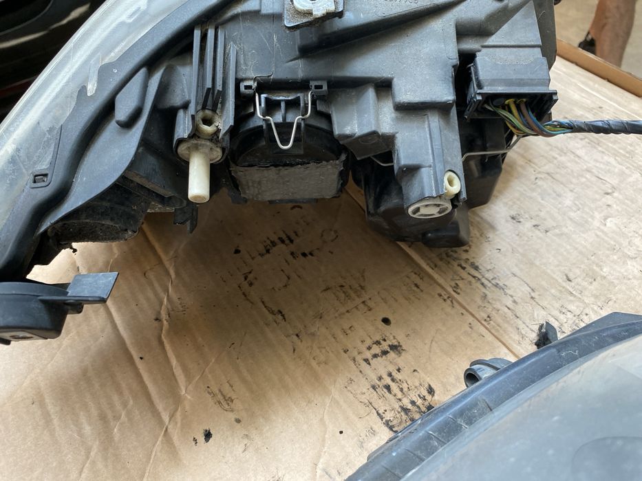 Faruri bmw e90 facelift