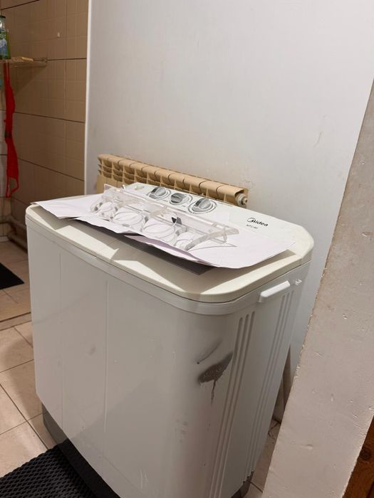 Продам стиральную машину пол автомат 10000
