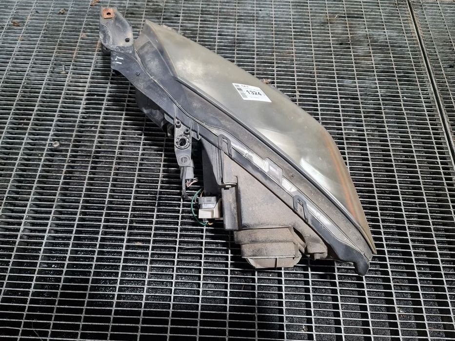 Far Dreapta Mazda CX - 7 2006 - 2012 SUV 4 Usi (1324) Xenon