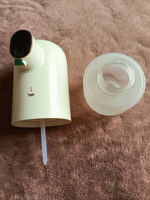 Продам автоматический дозатор для мыла.