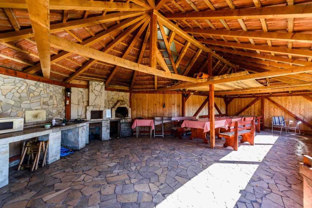 Inchiriem Cabana La Moara