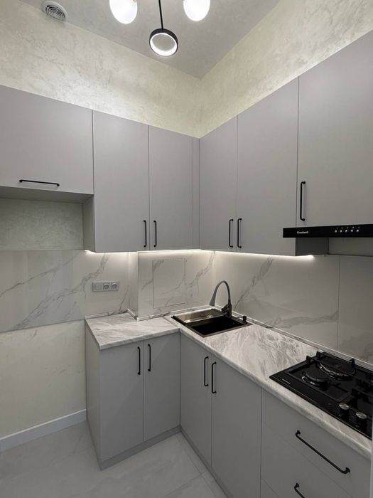 Себзорда 2 хонали евро ховли сотилади