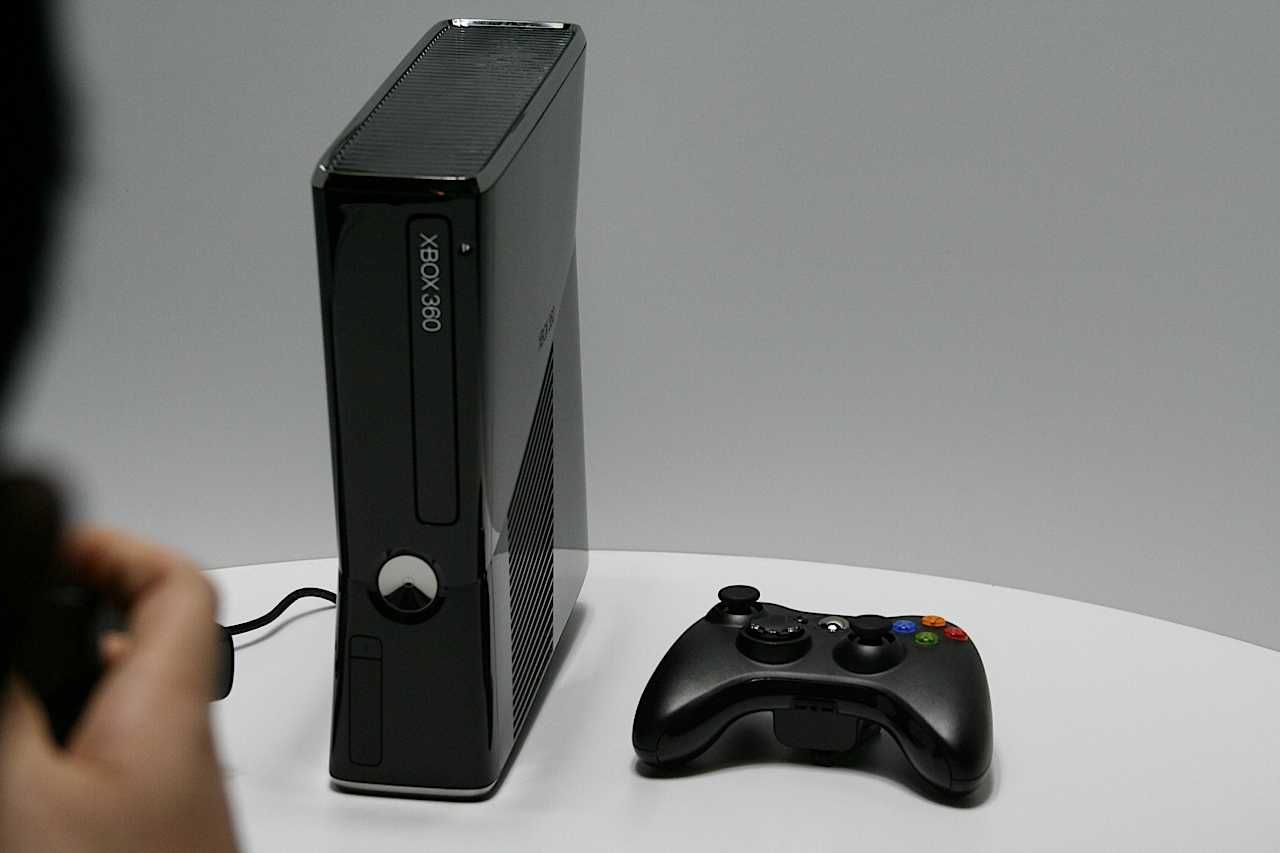 XBOX 360 slim Freeboot 250 Gb новая  прошитая