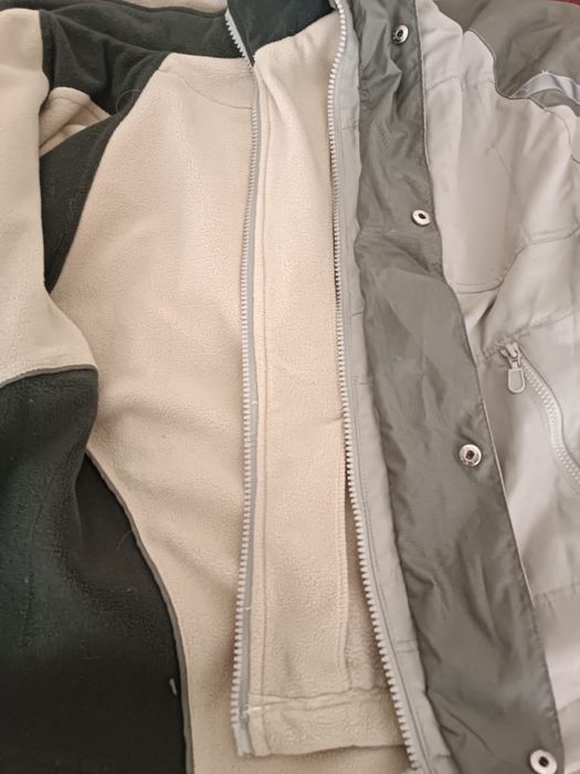 Продаеться подросковая куртка двойка