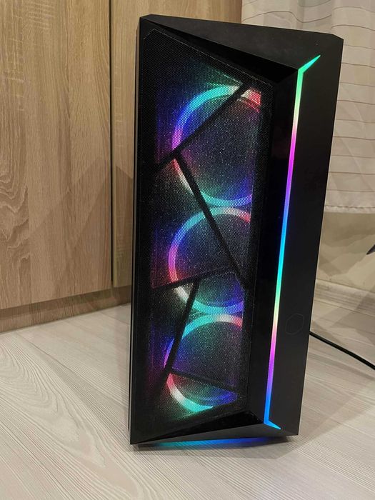 Продавам компютъра и лаптопа