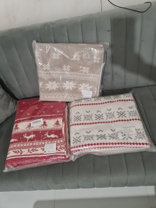 Коледни одеяла чисто нови имаме различни размери
