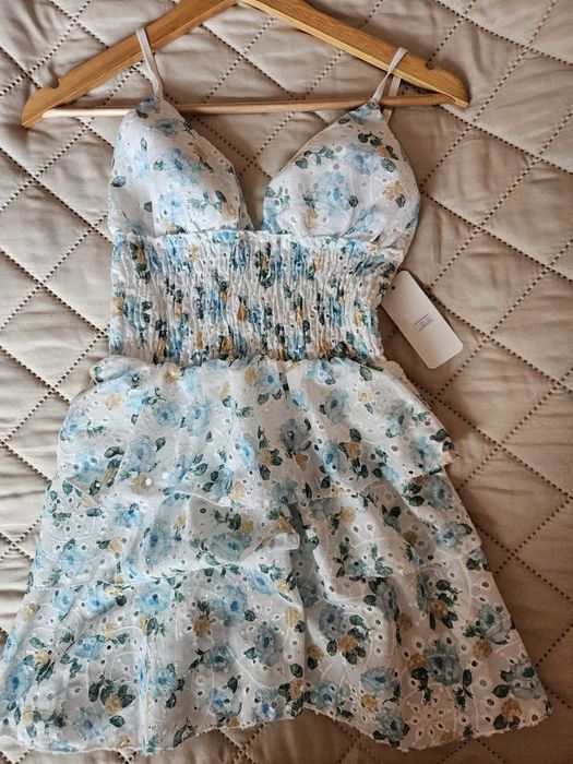 Дамска къса рокля с камъчета