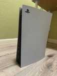 Sony PlayStation 5 + Телевизор, диван, Подставка и 6 джойстиков