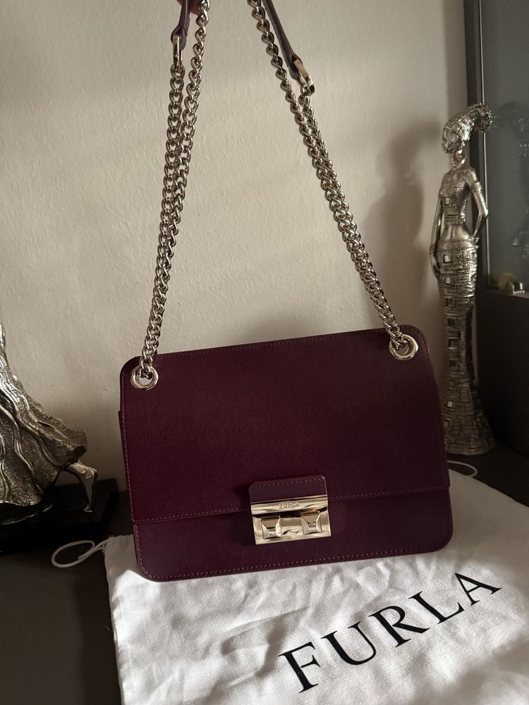Дамска чанта Furla Bella Crossbody цвят бордо