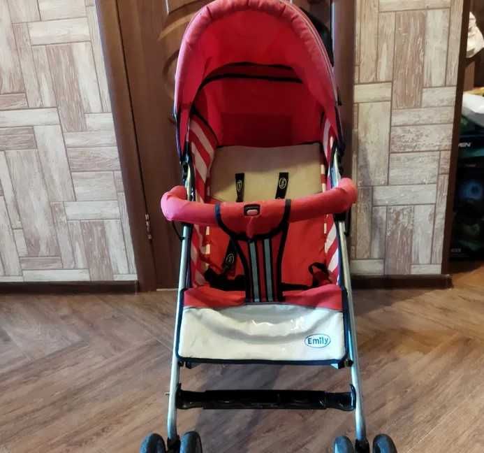 продам детскую коляску с 6 месяцев