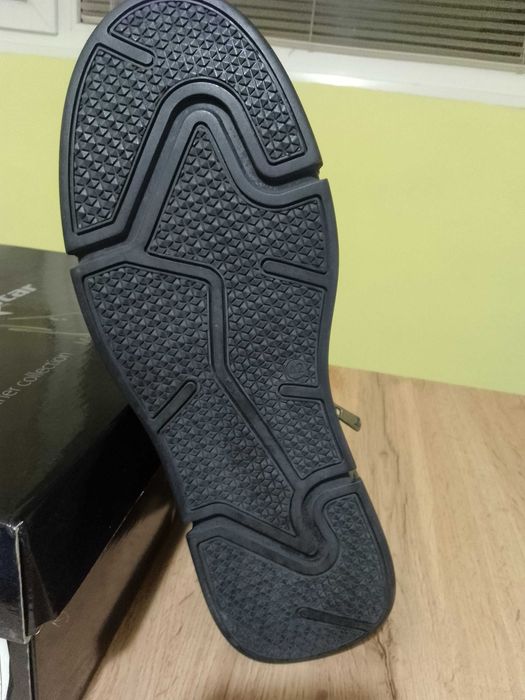 Продавам мъжки обувки