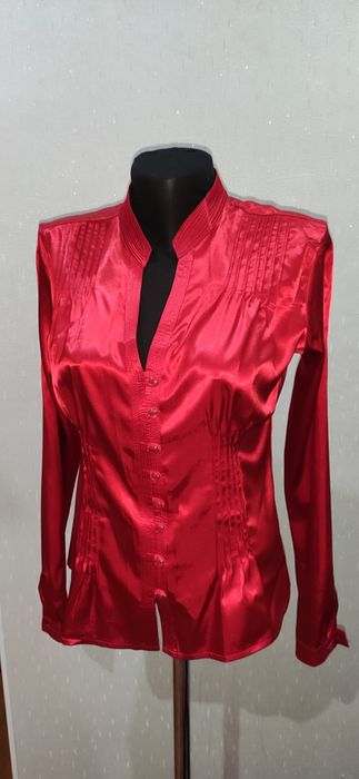 Шёлк атлас - красная, алая рубашка!