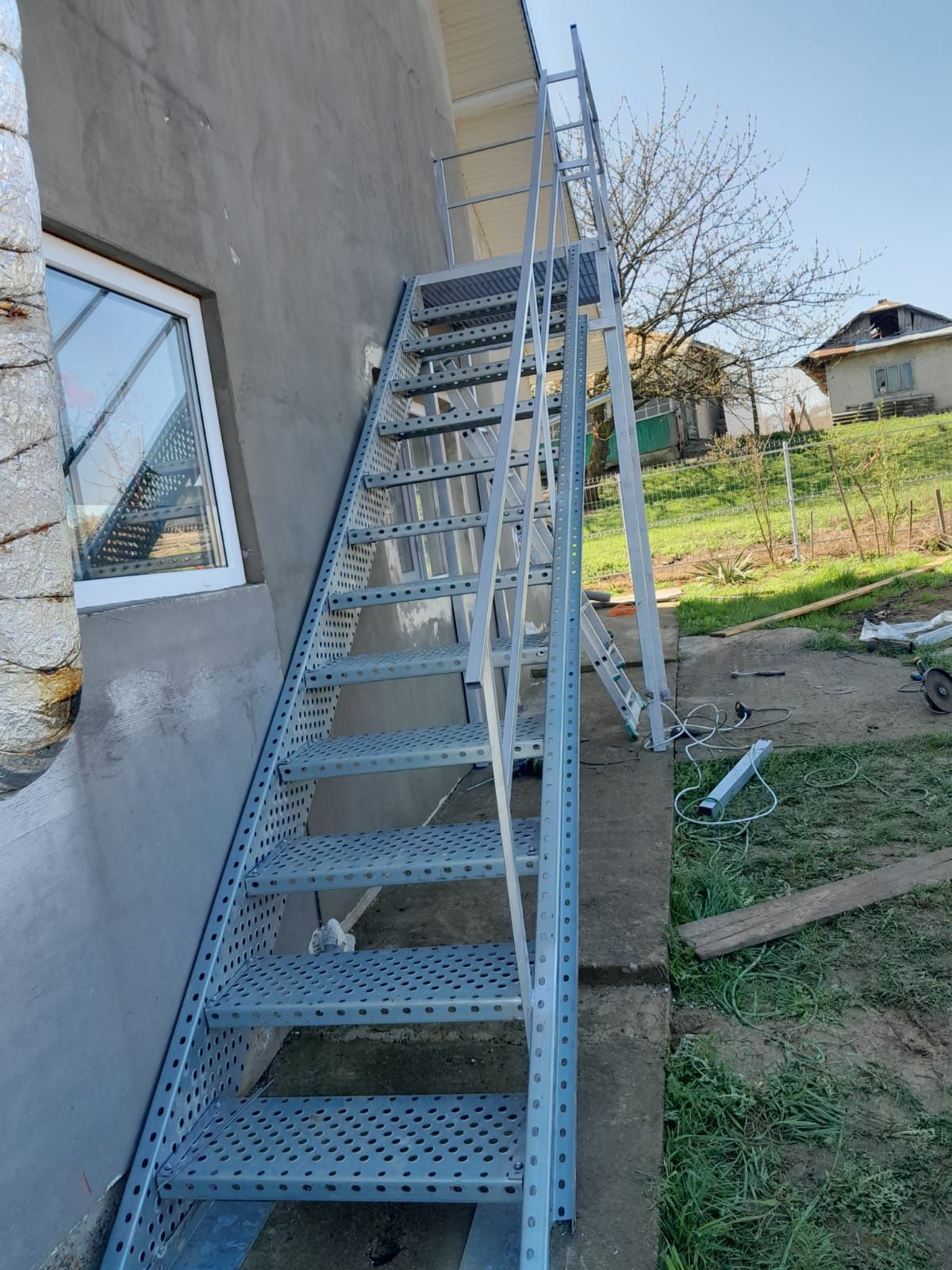 Scara metalica zincata 4mm grosime noi transport
