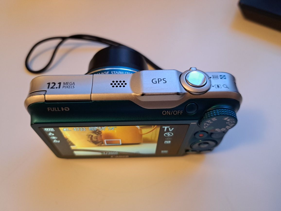 Фотоапарат Canon SX230 HS 12.1 MP + зарядно, батерии, SD card, калъф