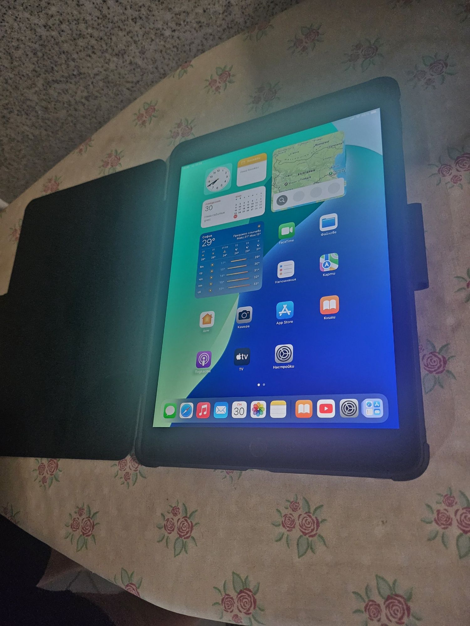 Apple ipad 8 Wi-Fi +Cellular