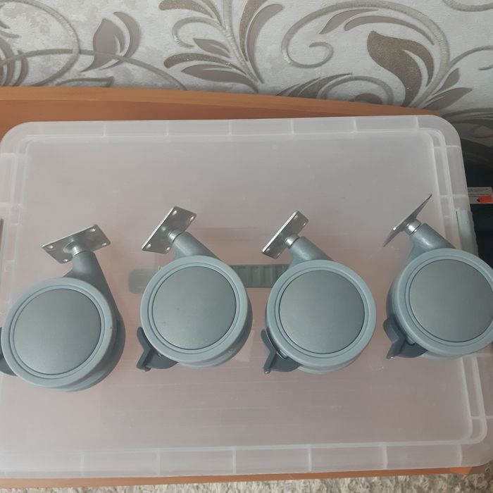 Продам колёсики мебельные