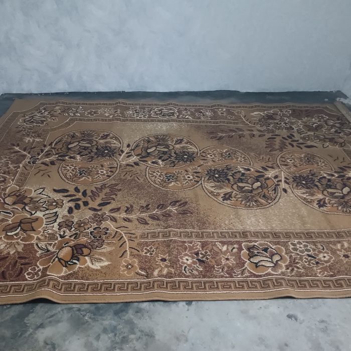 Продам ковер, 8000 тг торг уместен