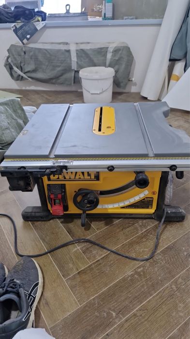Дисковая пила DeWalt DWE7492