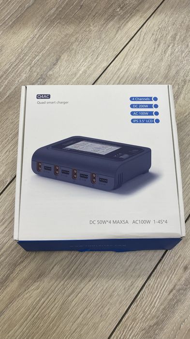 ToolkitRC Q4AC зарядное устройство
