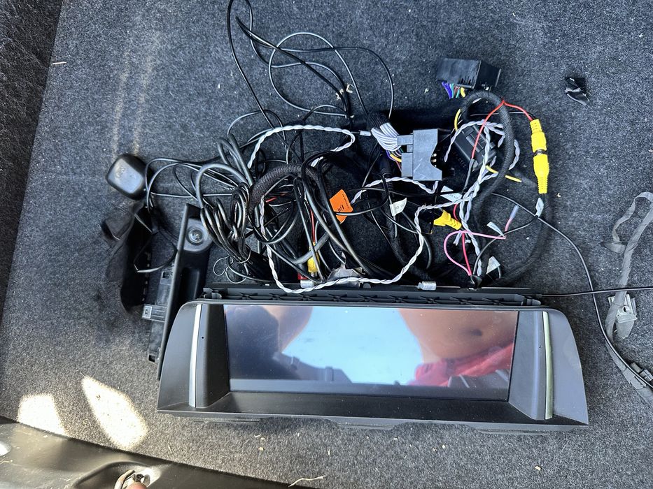 Navigatie mare dedicat NBT android carplay BMW F10 F11 camera mansalie