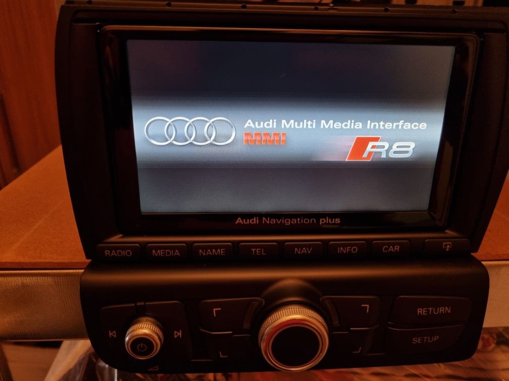 Оригинална навигация за Audi R8 / Audi navigation plus RNS-E