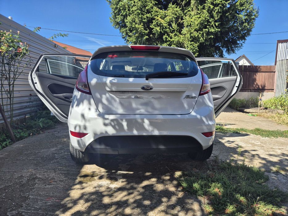 Ford Fiesta 2017 Alb Diesel 154.800 km