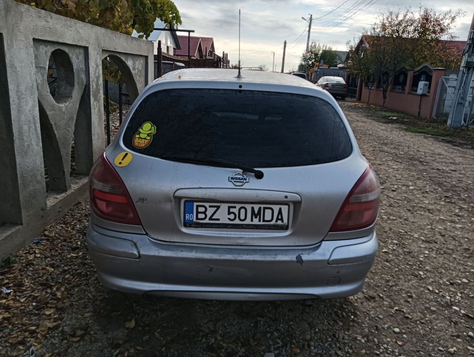 Nissan almera n16 hashback