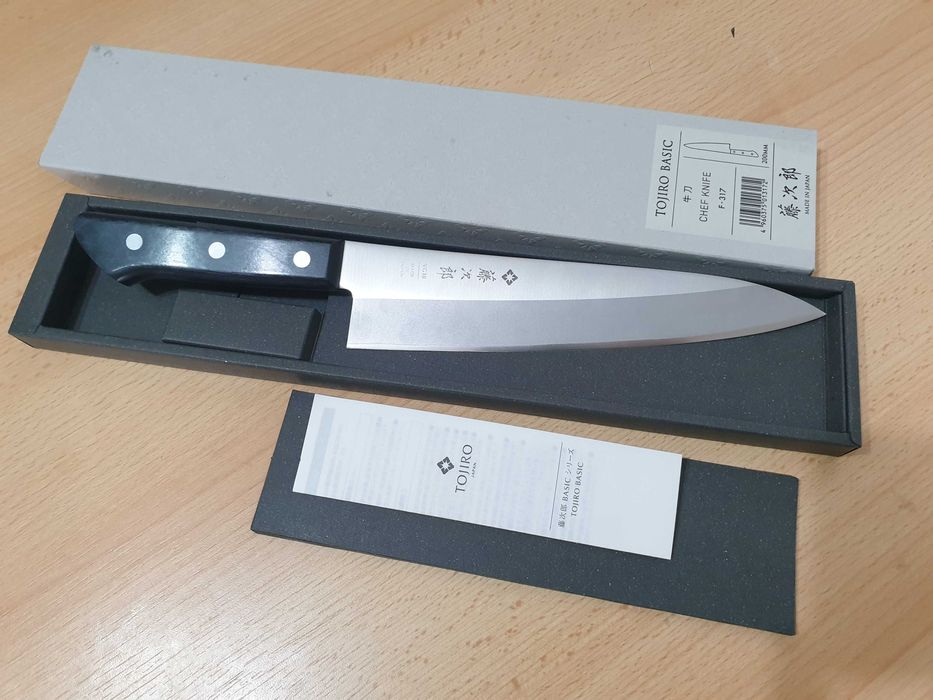 Cutite profesionale japoneze