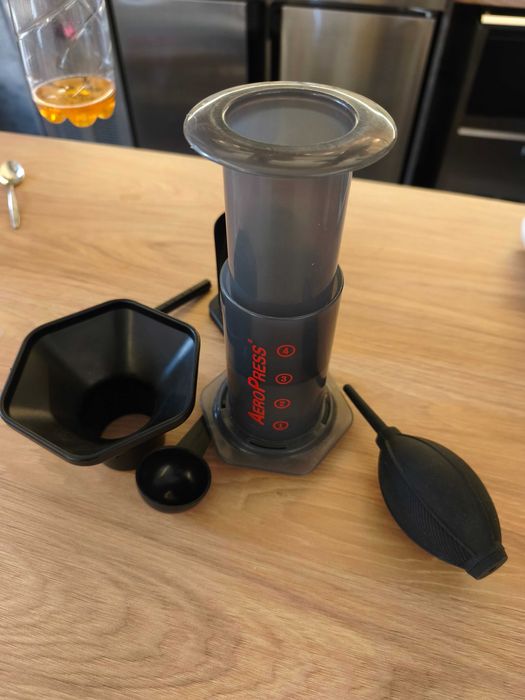 кофейный ручной заварщик AeroPress