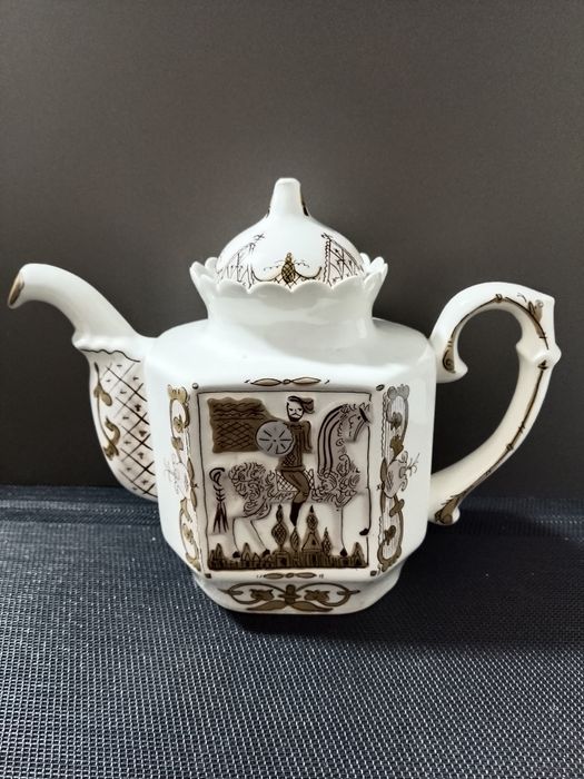 Чайники винтажные. См. все фото.