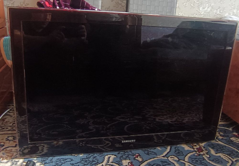 Телевизор LCD Samsung