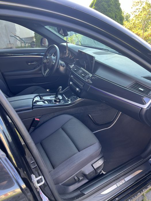 Interior BMW F10 - Material Negru