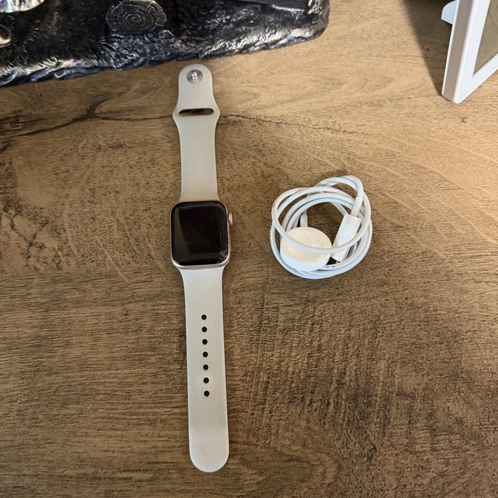 apple watch se работи но е спукан екрана